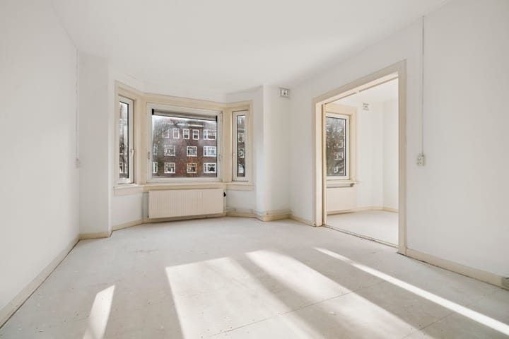 Foto 2 van Van Tuyll van Serooskerkenweg 32-1