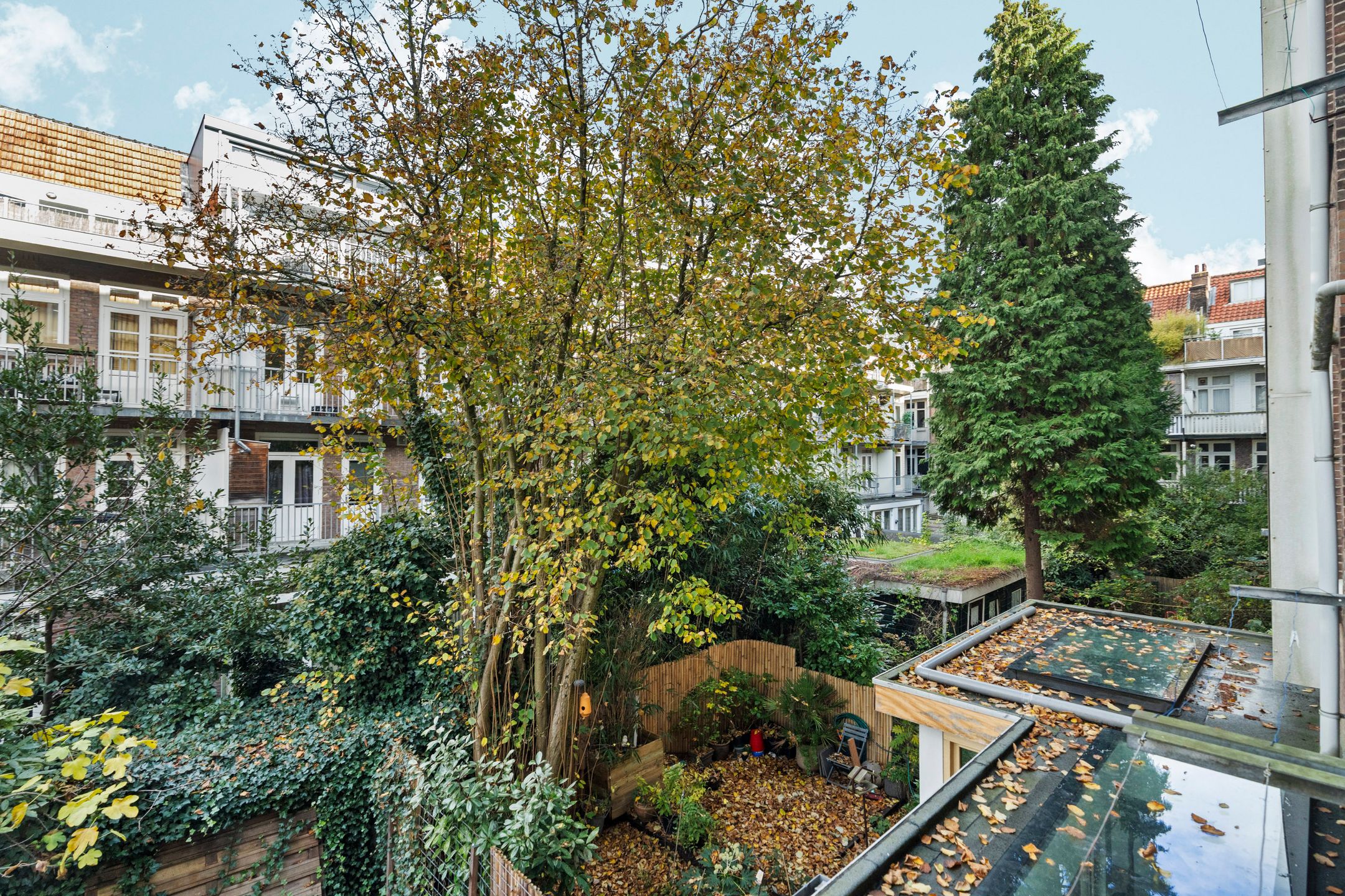 Photo 21 of Van Tuyll van Serooskerkenweg 32-1