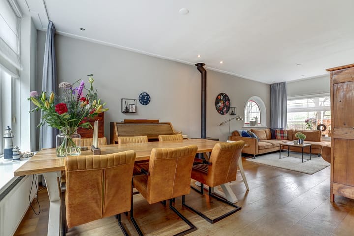 Photo 3 of van Baerlestraat 11