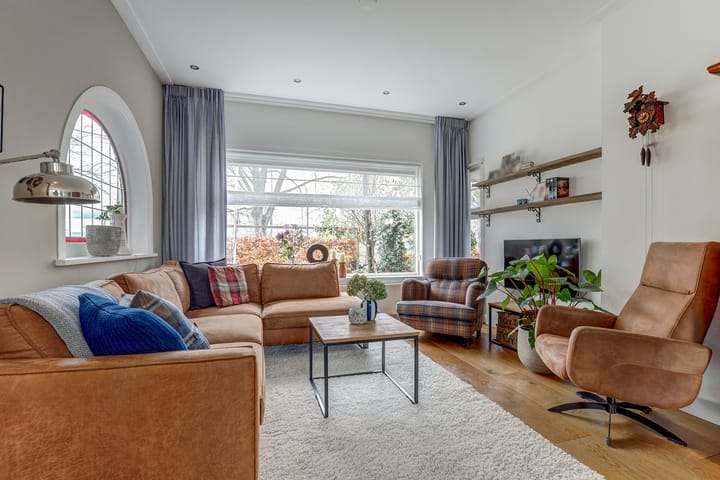 Photo 9 of van Baerlestraat 11