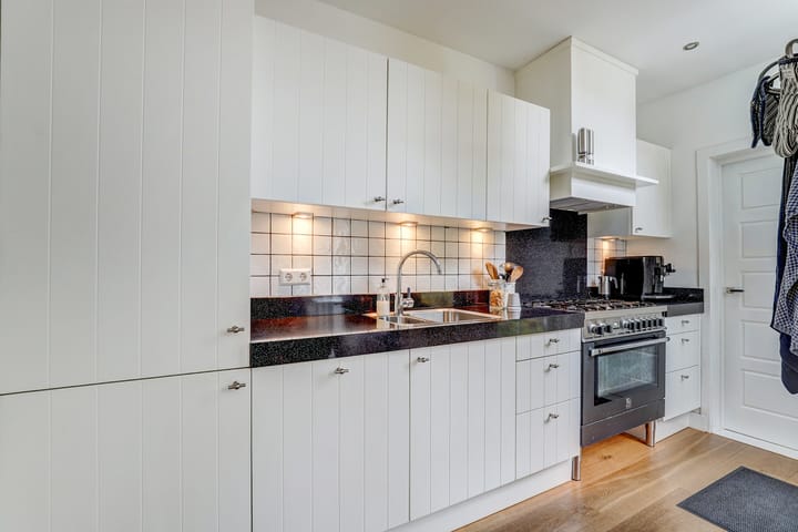 Photo 13 of van Baerlestraat 11