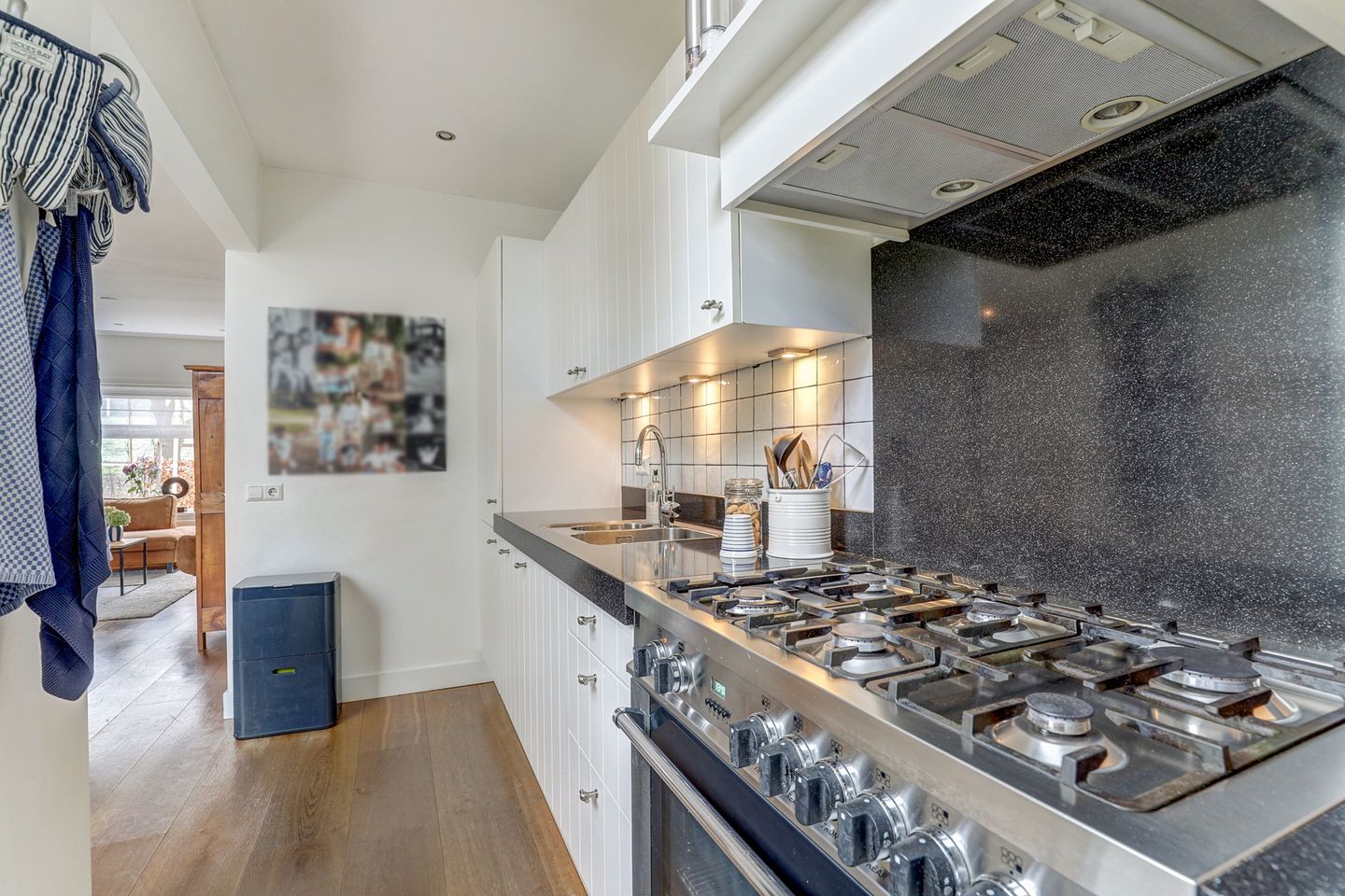 Foto 14 van van Baerlestraat 11