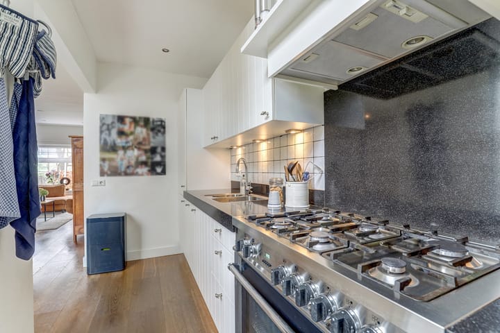 Photo 14 of van Baerlestraat 11