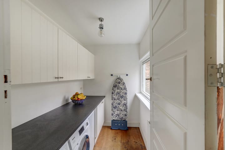 Photo 15 of van Baerlestraat 11