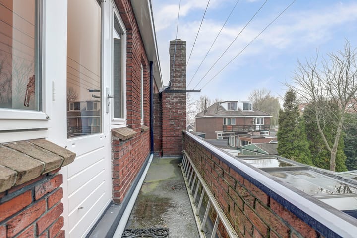 Photo 19 of van Baerlestraat 11