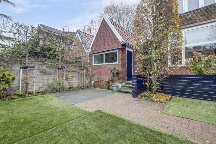 Photo 31 of van Baerlestraat 11