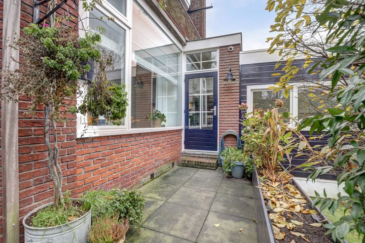 Photo 34 of van Baerlestraat 11
