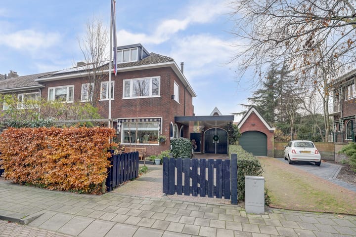 Photo 5 of van Baerlestraat 11