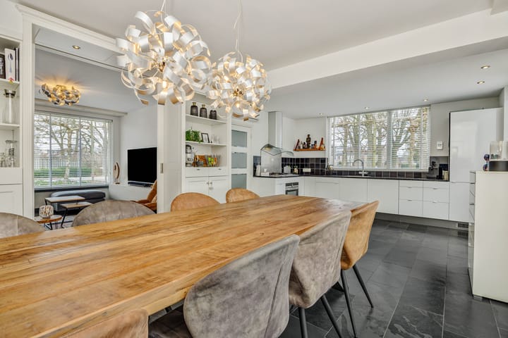 Photo 10 of Kamperfoeliestraat 38