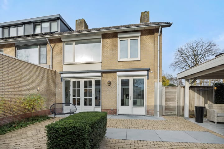 Photo 36 of Kamperfoeliestraat 38