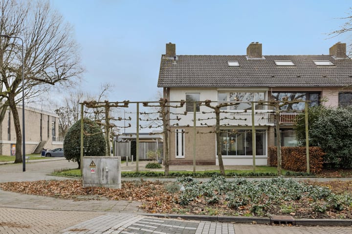 Photo 44 of Kamperfoeliestraat 38