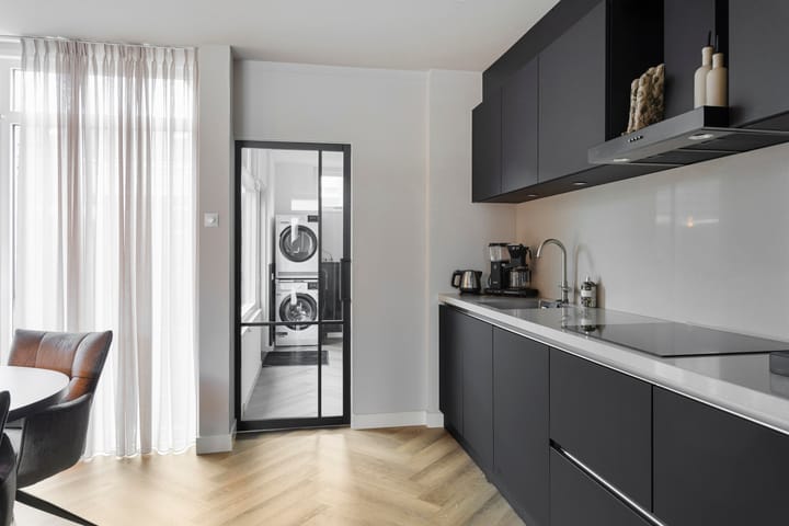 Photo 12 of Holtinkstraat 9