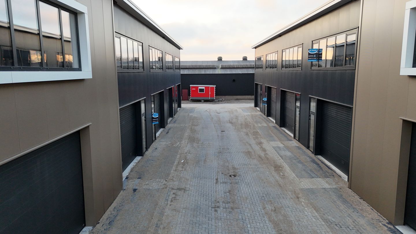 Bekijk foto 2 van Zuiderhavenweg 7