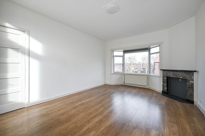 Photo 10 of van de Wateringelaan 284