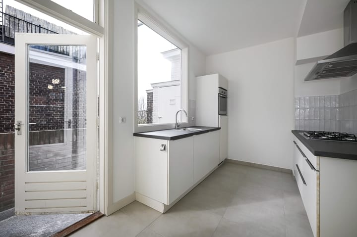 Photo 13 of van de Wateringelaan 284