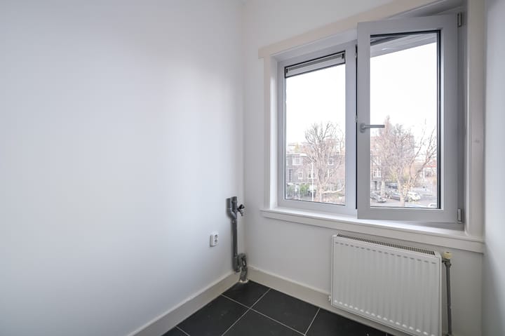 Photo 24 of van de Wateringelaan 284