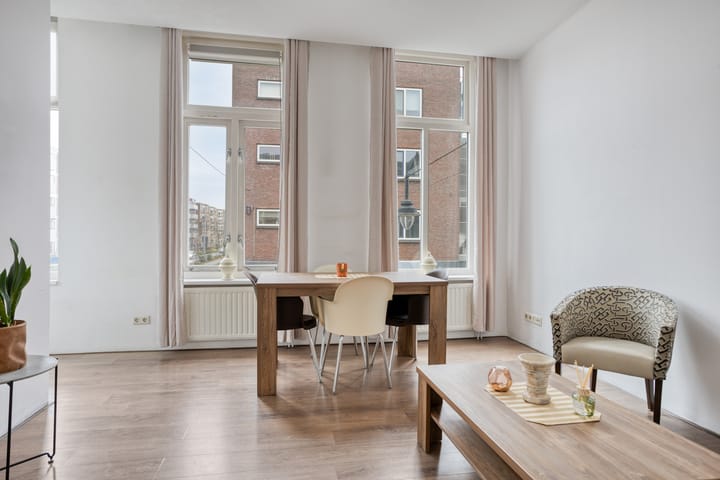 Photo 7 of Bloemstraat 72-1