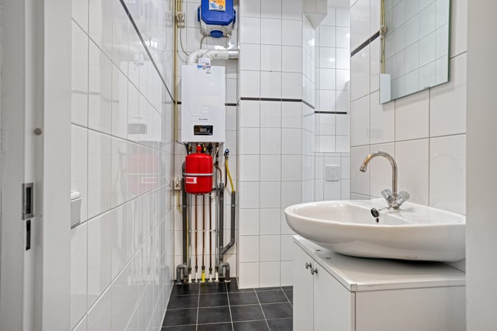 Photo 15 of Bloemstraat 72-1