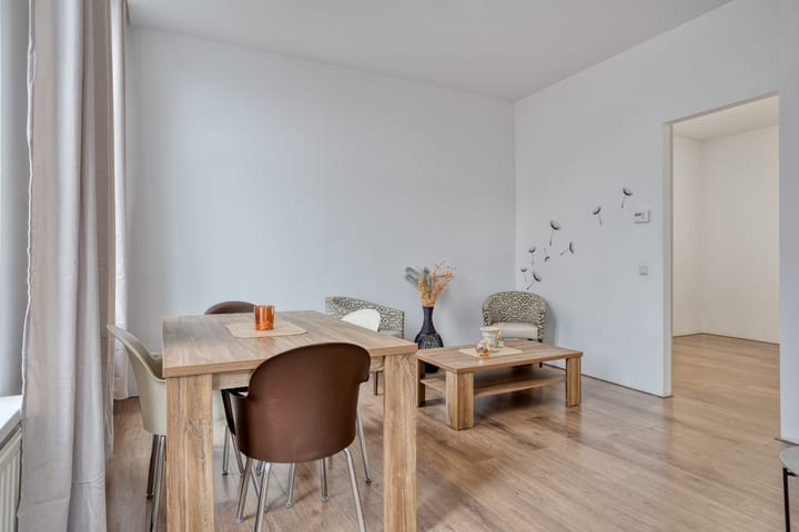 Photo 8 of Bloemstraat 72-1