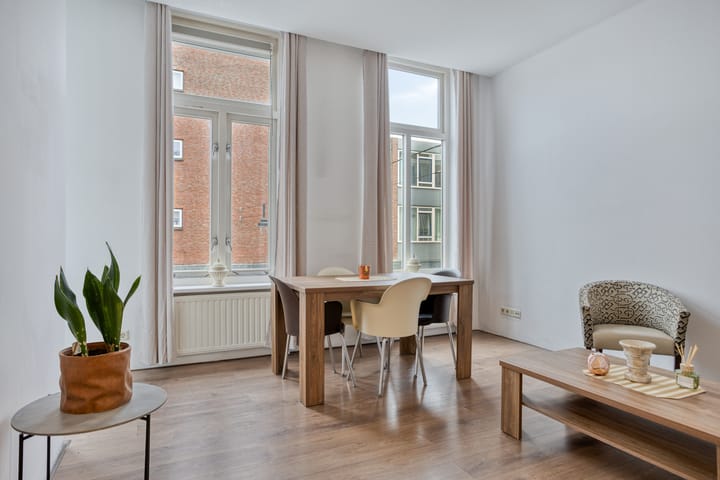 Photo 6 of Bloemstraat 72-1