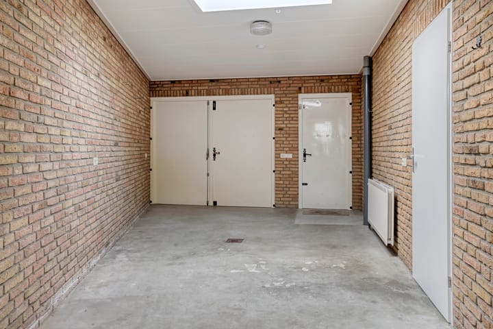 Photo 14 of Voormors 112