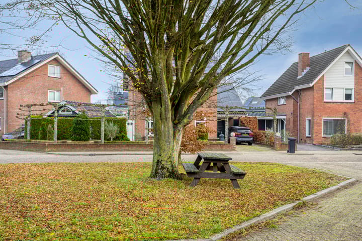 Photo 38 of Voormors 112