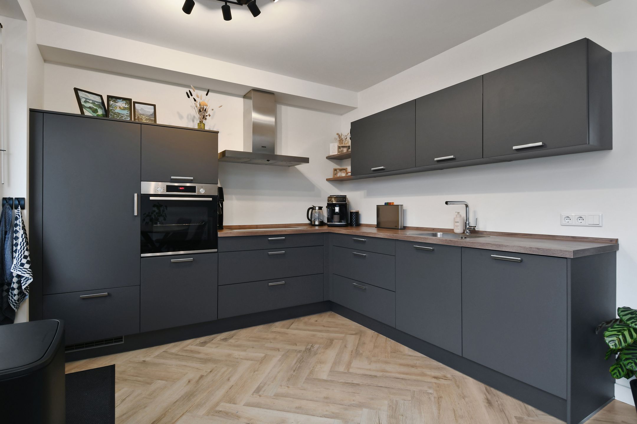 Photo 3 of Loonstraat 8