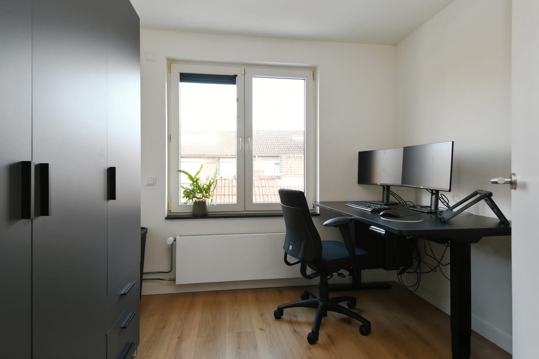 Photo 17 of Loonstraat 8