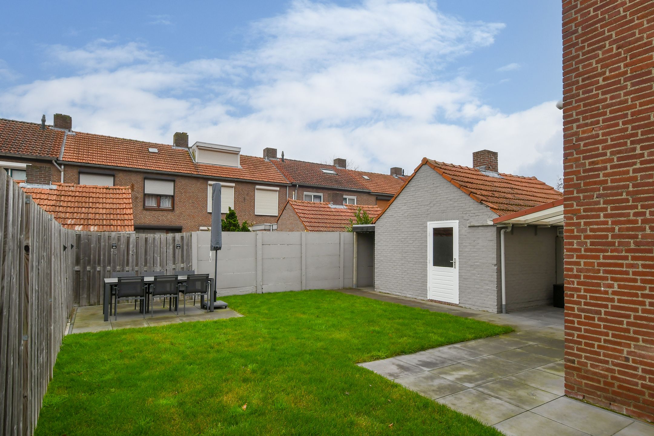 Photo 24 of Loonstraat 8