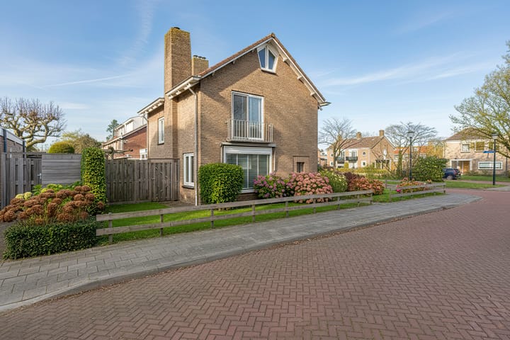 Photo 39 of Beatrixstraat 24