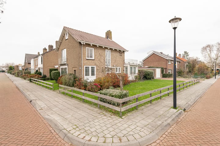 Photo 44 of Beatrixstraat 24