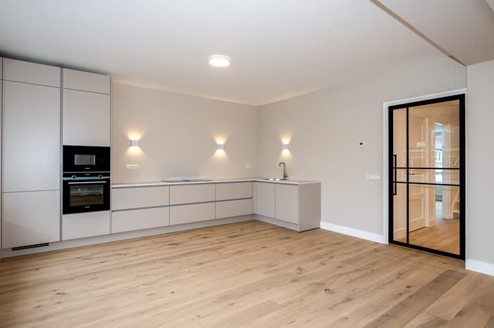 Foto 10 van Theresiastraat 136