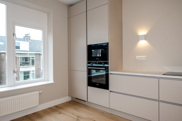 Foto 13 van Theresiastraat 136