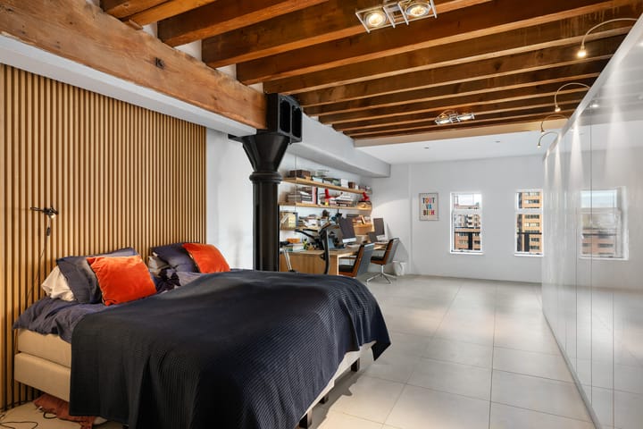 Photo 28 of Lloydstraat 174