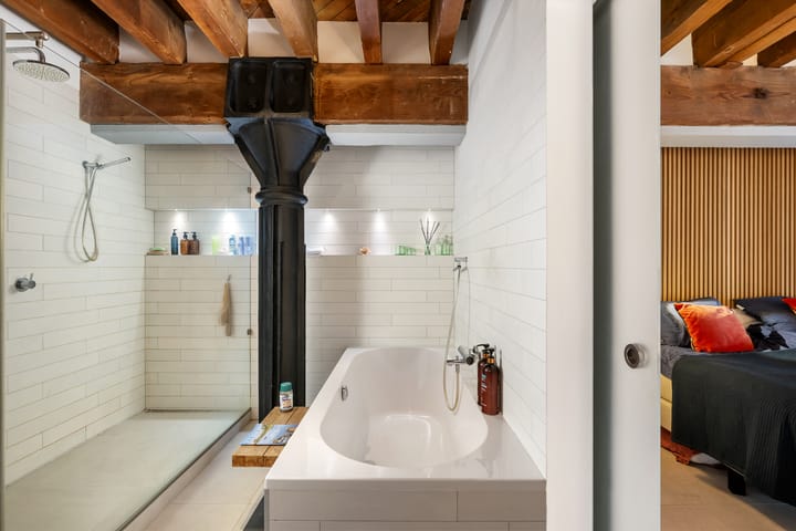 Photo 32 of Lloydstraat 174