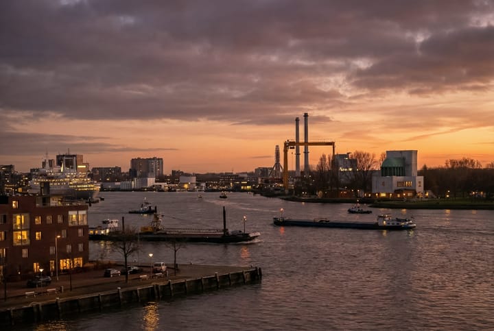 Photo 37 of Lloydstraat 174