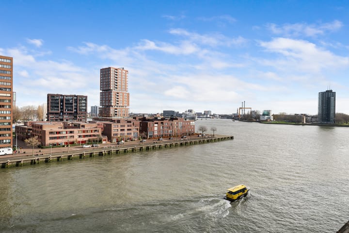 Photo 38 of Lloydstraat 174