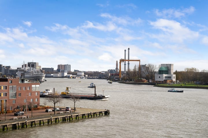 Photo 42 of Lloydstraat 174