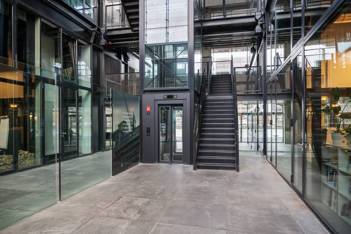 Photo 44 of Lloydstraat 174