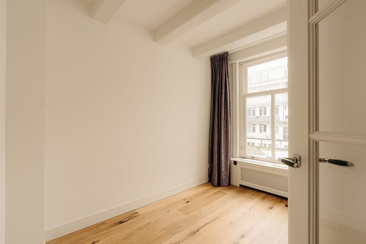 Photo 13 of Willemsstraat 14-D