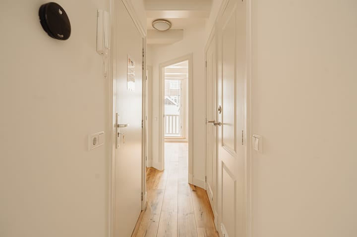 Photo 21 of Willemsstraat 14-D