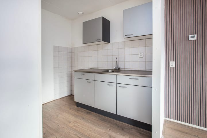 Photo 13 of Willem van Otterloostraat 12