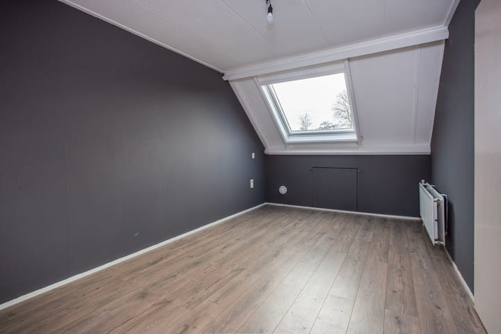 Photo 21 of Willem van Otterloostraat 12