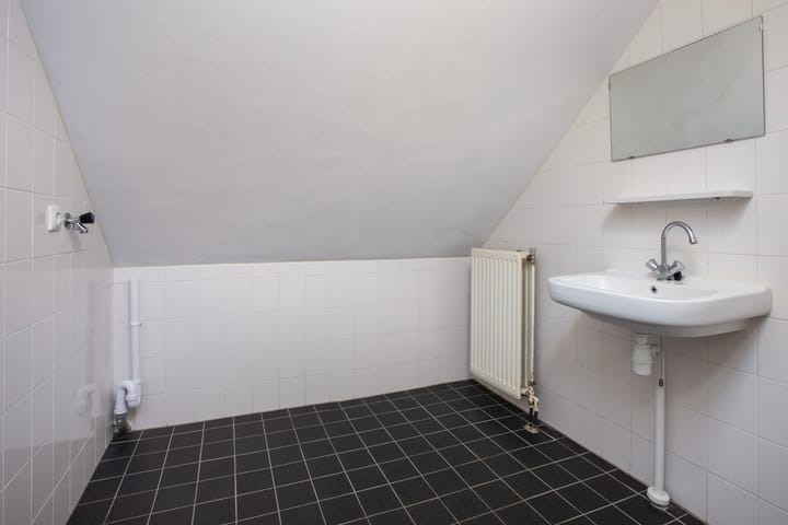 Photo 24 of Willem van Otterloostraat 12