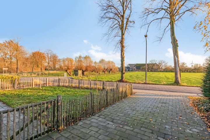 Foto 11 van Emmerikseweg 18-B