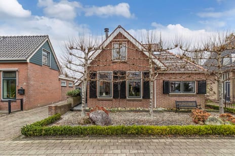 Kommisjewei 53 secondary image