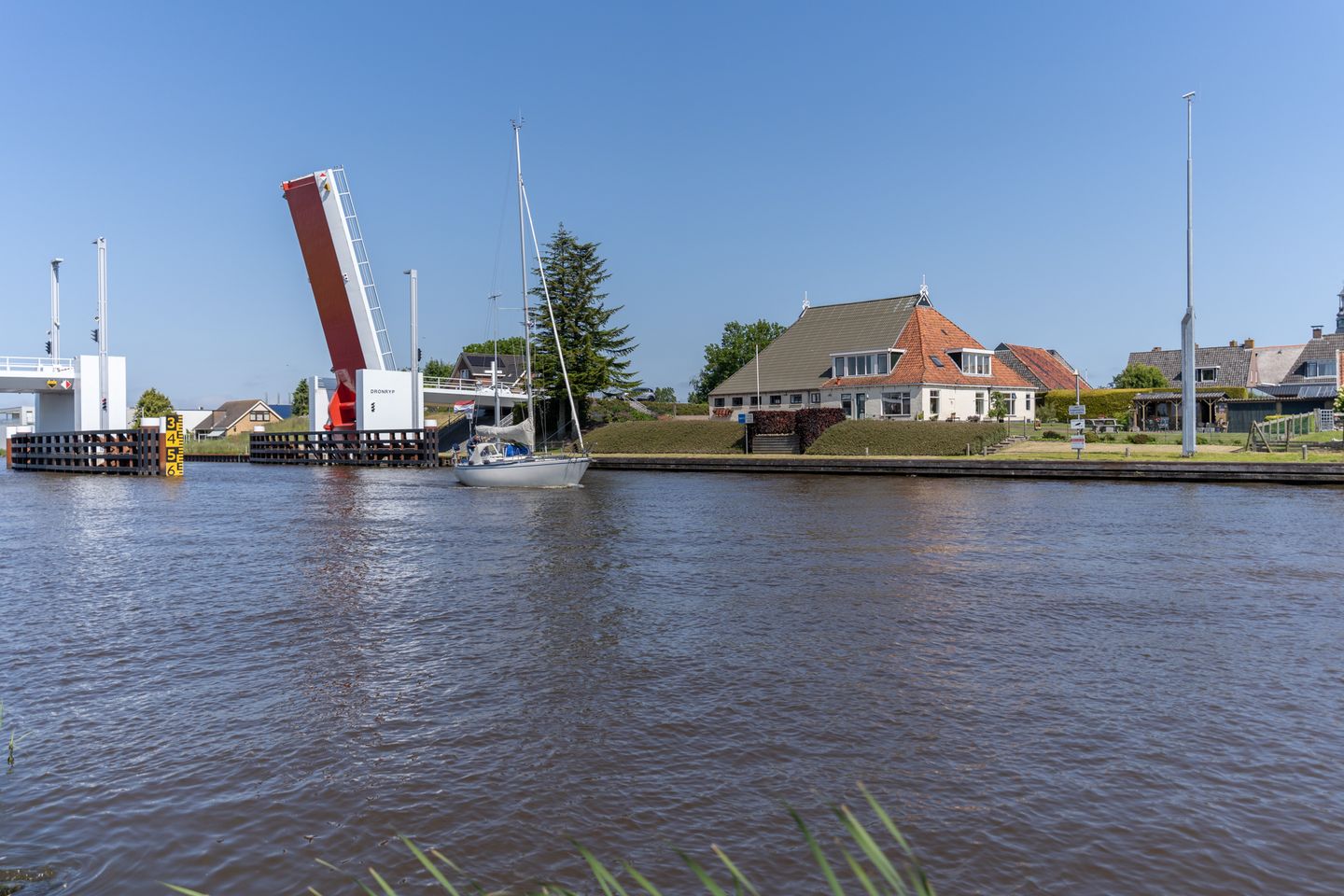 Photo 1 of It Heech 25