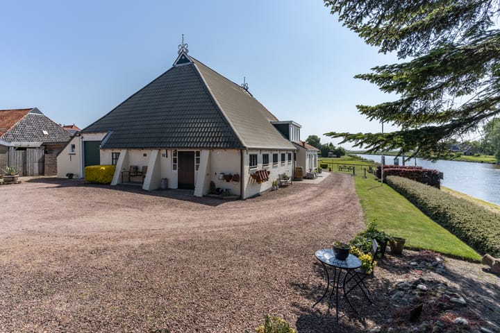 Photo 3 of It Heech 25