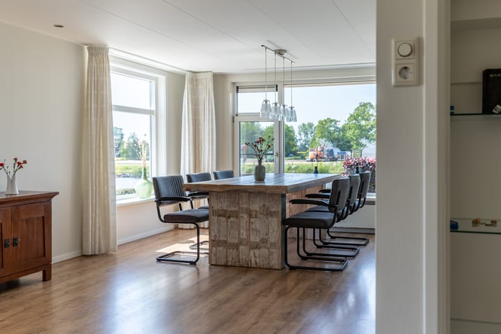 Photo 13 of It Heech 25