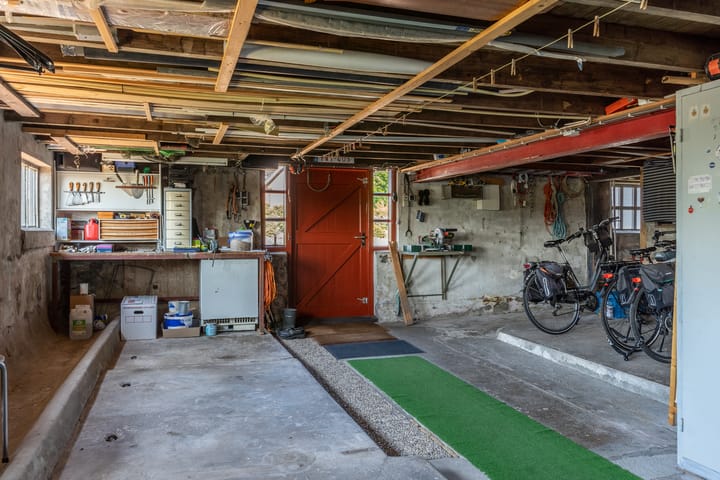 Photo 30 of It Heech 25